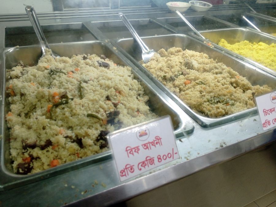 আখনি ছাড়া ইফতার জমে না সিলেটিদের